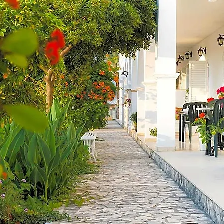 Cubaneros Hotel
