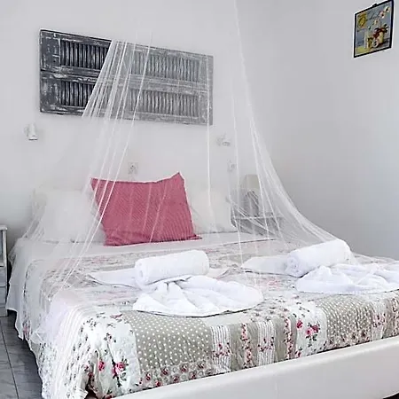 Cubaneros Hotel *
